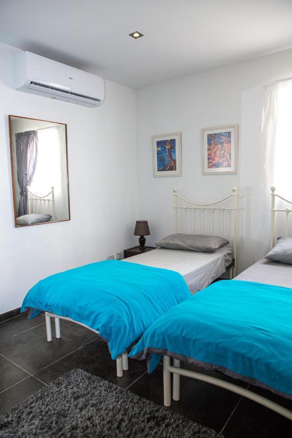 圣保罗湾城Dolmen Court Flat 10, Qawra公寓 外观 照片