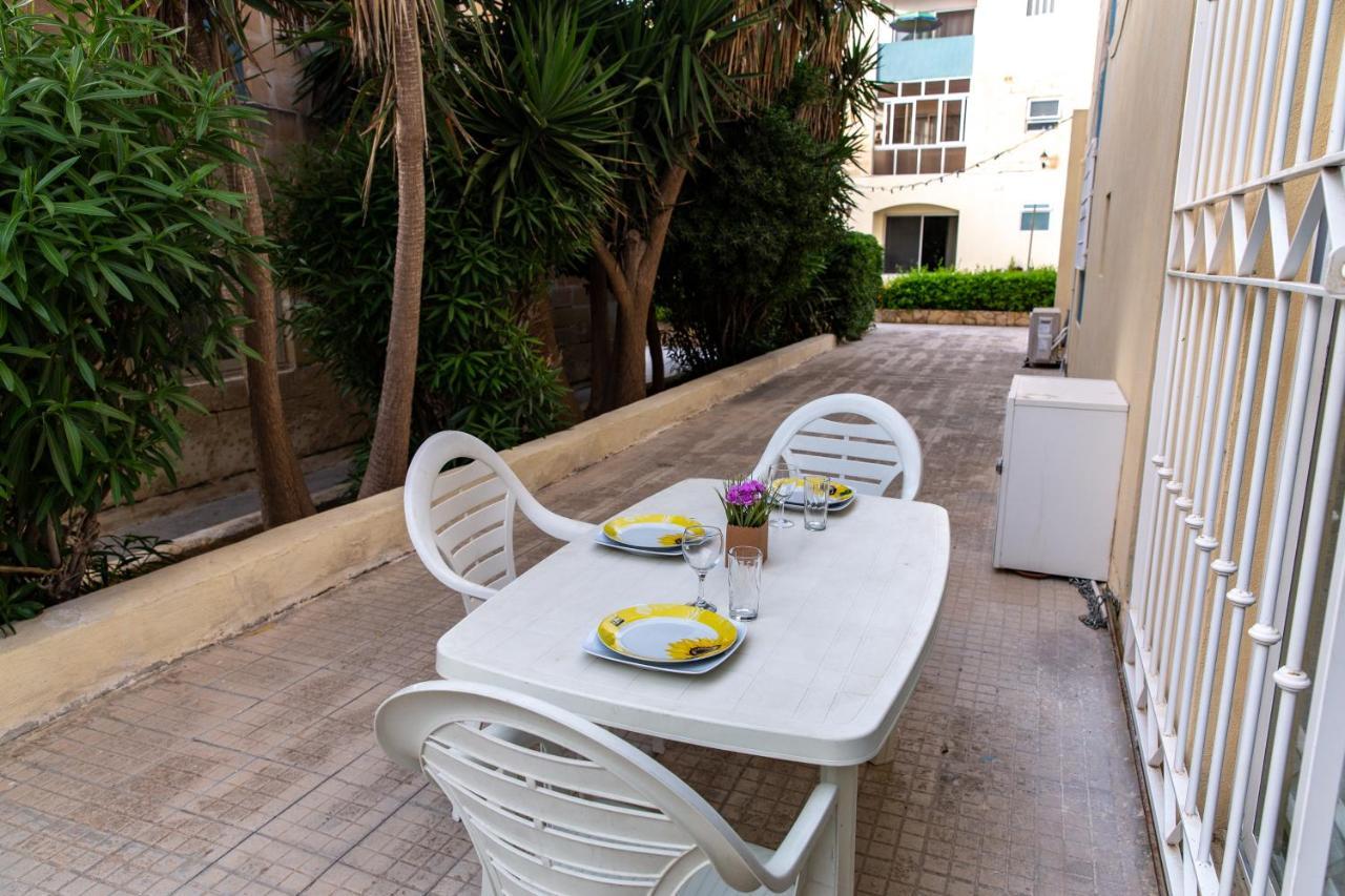 圣保罗湾城Dolmen Court Flat 10, Qawra公寓 外观 照片
